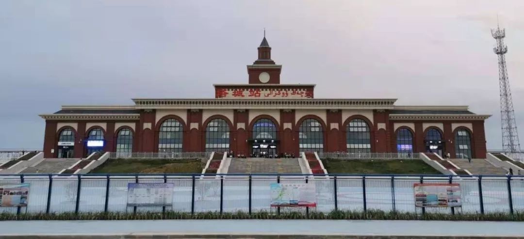 成都到塔城物流专线介绍 成都到塔城物流专线介绍